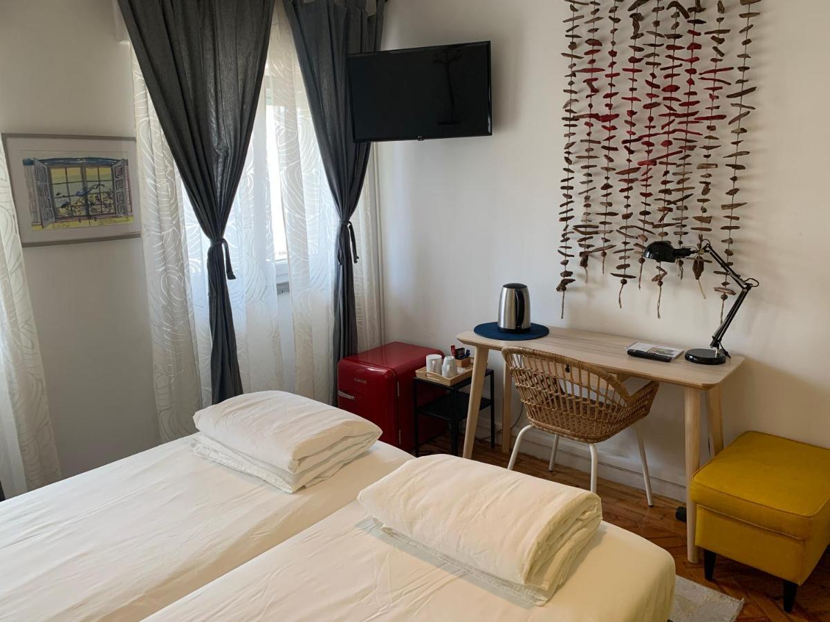 Beautiful Private Room Next To Lisbon - New Paço de Arcos Zewnętrze zdjęcie